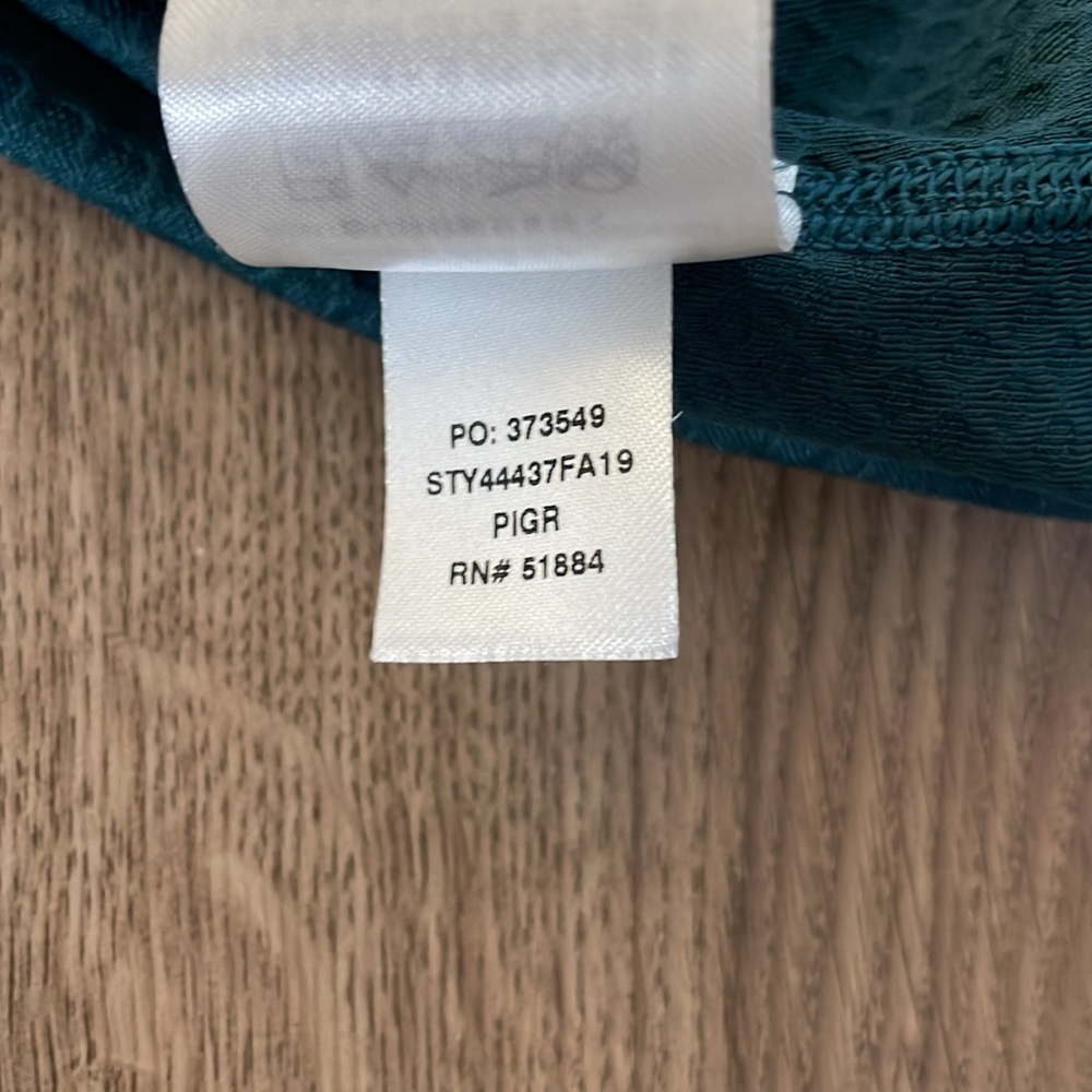 Patagonia Capilene Midweight Baselayer - XS in Green - Picture 8 of 8